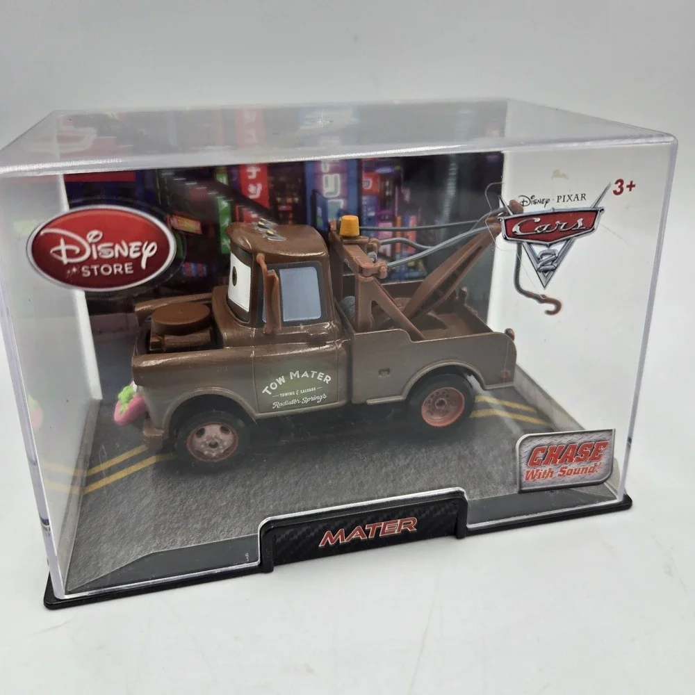 Disney Store Pixar Cars Diecast 1:43 MATER Chase W Sound New In‎ Acrylic Case